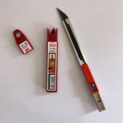 खरीदें 0.38mm मोटाई वाले 9mm कटर ब्लेड SK2 उच्च कार्बन स्टील से बने हैं जो कटाई के प्रदर्शन के लिए हैं ऑनलाइन निर्माण