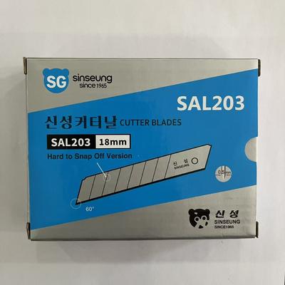 खरीदें Hard To Snap Off 18mm Blades Designed For Rubber Industry ऑनलाइन निर्माण