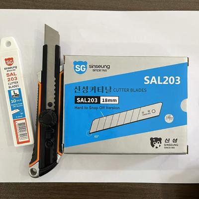 खरीदें 18mm Cutting Knives Silver Blades for Versatile and Multi-Purpose Cutting ऑनलाइन निर्माण